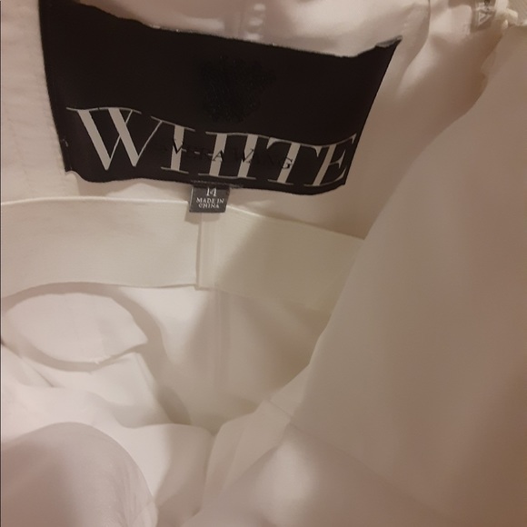 Vera Wang Wedding Gown - Picture 7 of 7